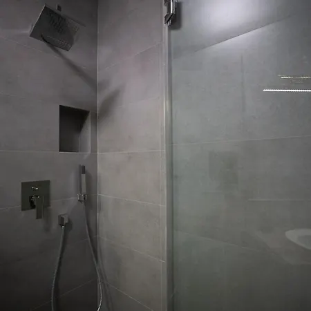 On Krakivska 34 Daire